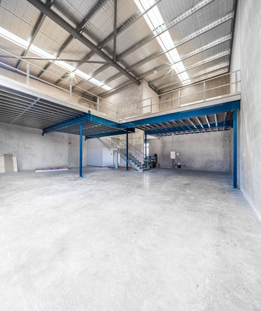 How modular mezzanine systems reduce construction risk in occupied buildings