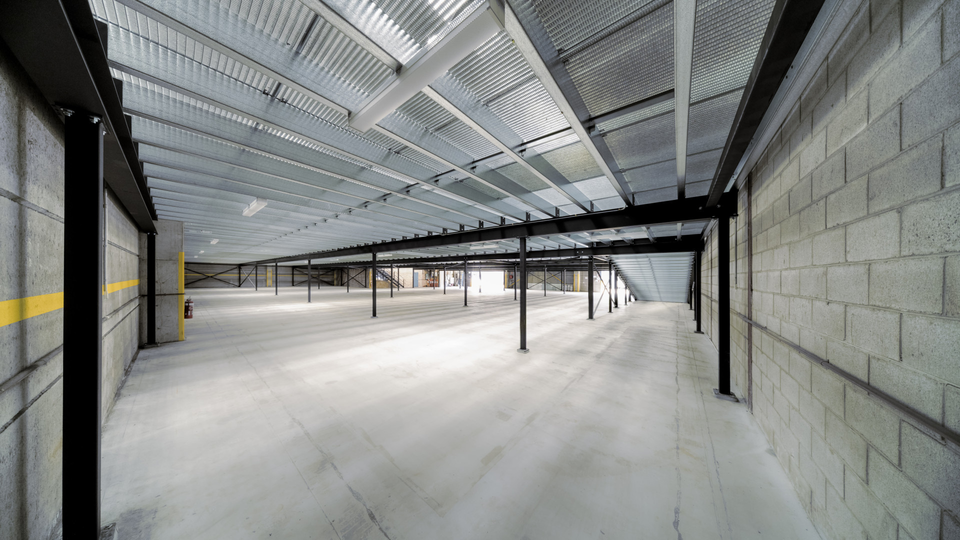 How phased mezzanine installation protects warehouse uptime