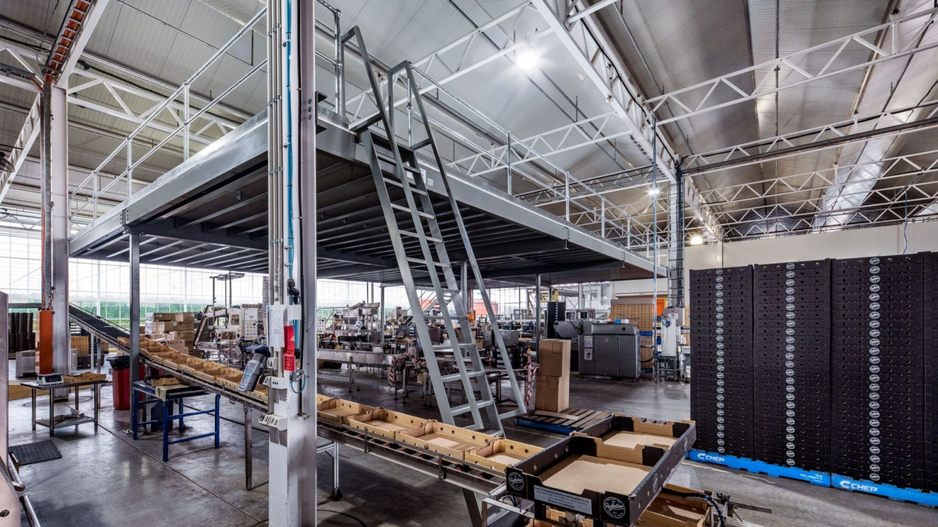 The Benefits of Mezzanine Floors for Ecommerce Warehouses
