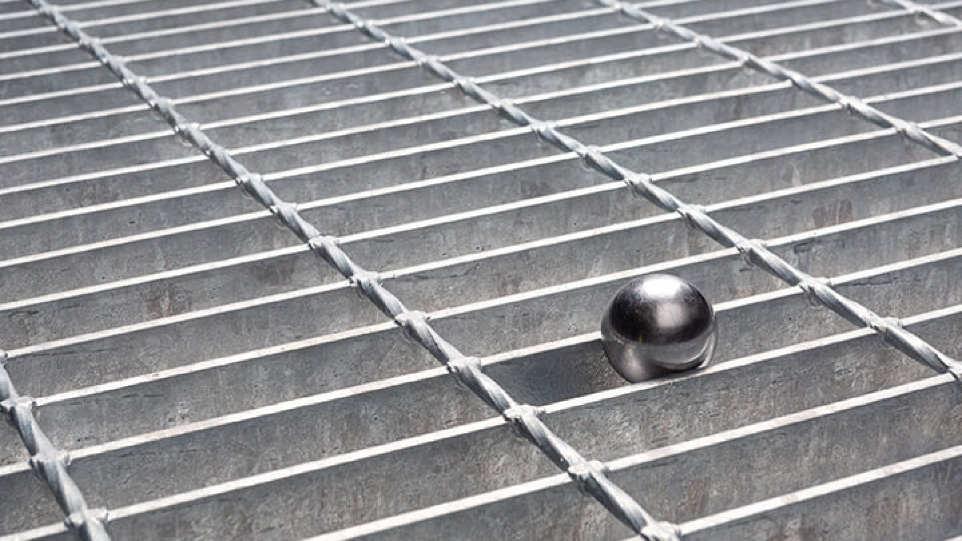 The Importance of Ball Proof Mesh Decking in Mezzanine Design