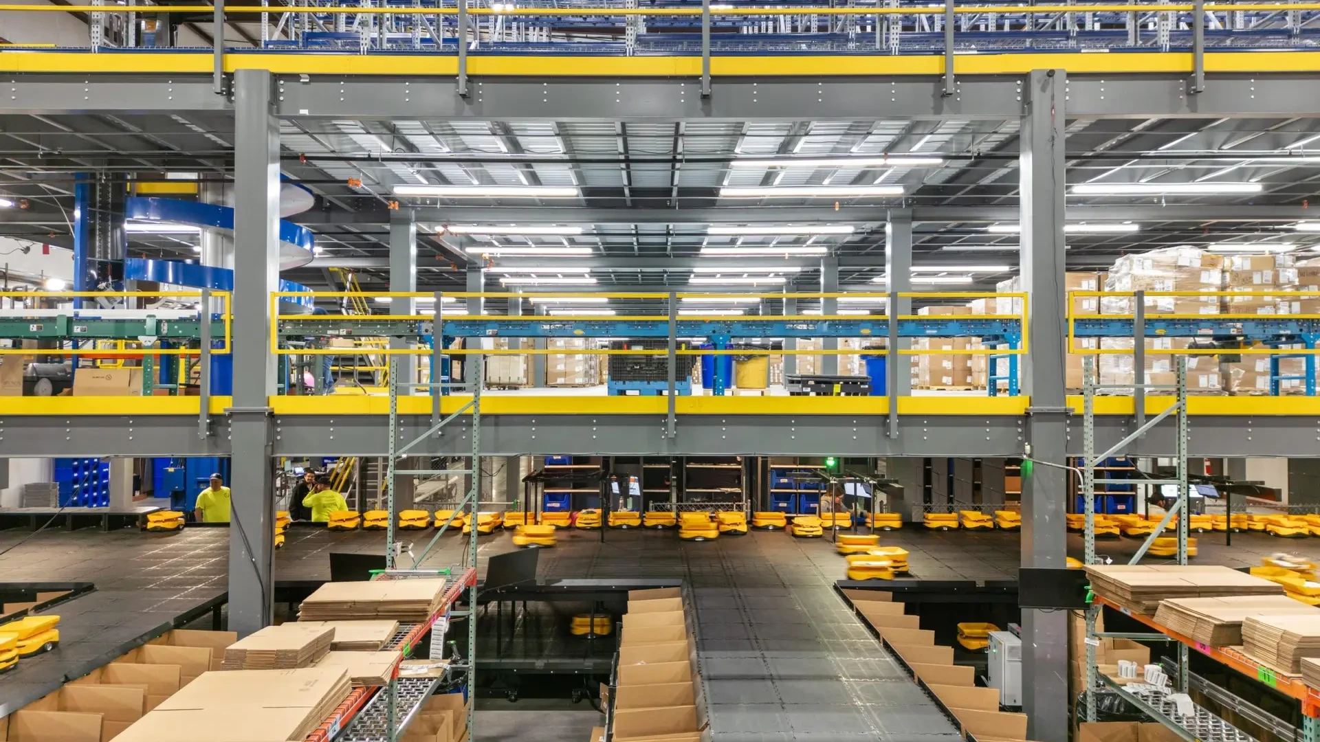 Comparing AS/RS and AGVs: Choosing the Right Automation for Your Warehouse