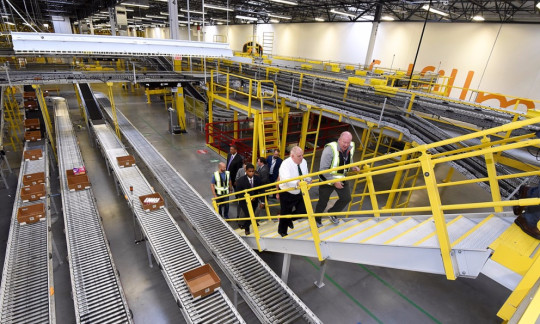 amazon warehouse 2 1090 595